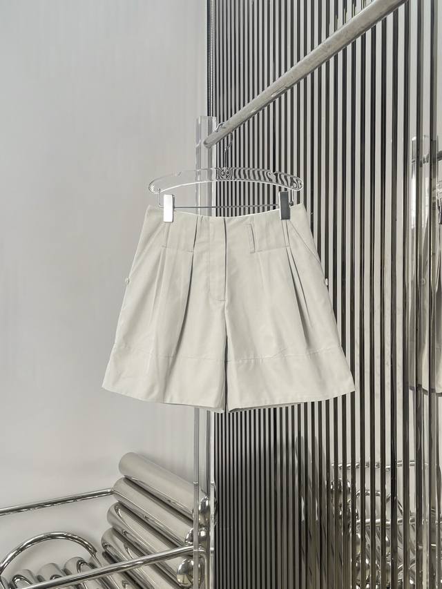 Actual photos! Latest Low 25New rollable Bermuda shorts. Size: Sml.