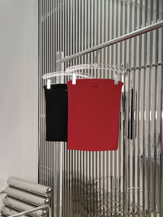 Actual photos! The latest Miu 25New monogram jacquard knit tube top. Colors: re