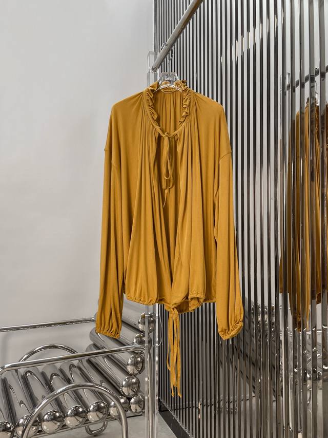 Actual photos! The latest Sl New catwalk style heavyweight rayon gold blouse. S
