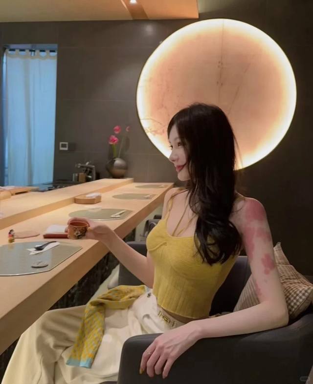 New! Latest Ir 25New chick yellow blended knit vest and cardigan. Size: S-1/S-1