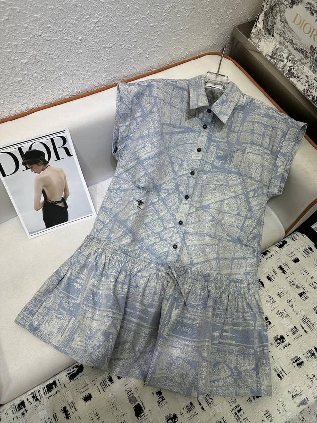 Dior sleeveless dress with patterned jacquard fabric. The whole dress is made wi