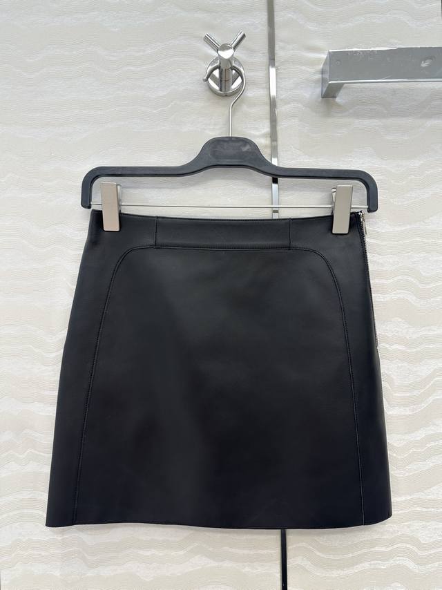 Exclusive first release! A must-have for your wardrobe! This H-grade lambskin s