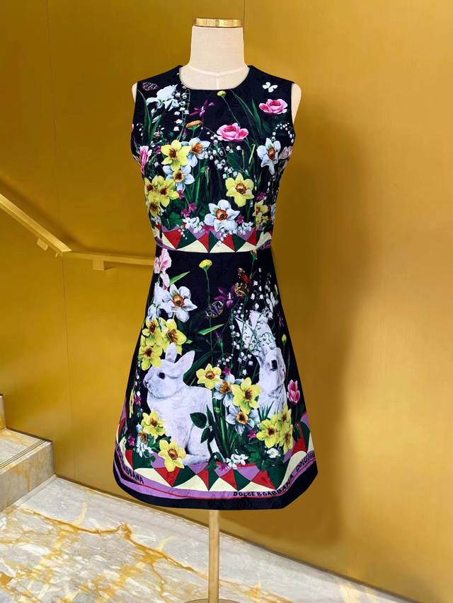 Dolce & Gabbana black bottom white rabbit jacquard waist vest dress spot Smlxl