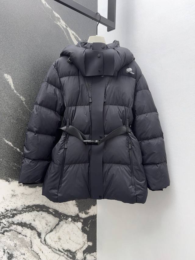 Bur 25Ss autumn/winter new arrival, classic hooded long down jacket. Slim fit, v