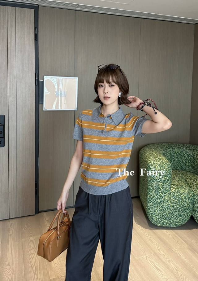 Miu 25 early autumn new striped lapel knit short sleeves half-button design lape