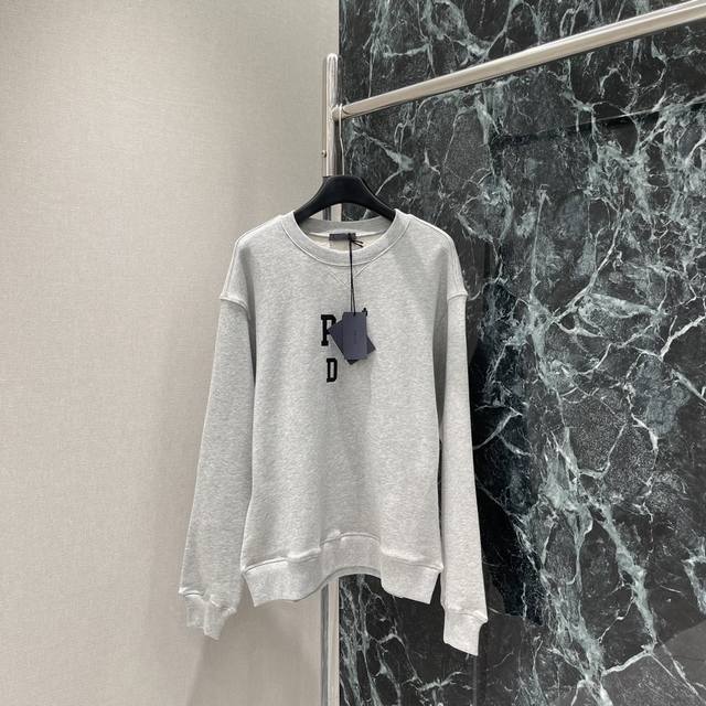 pd's new fall/winter 25 letter-printed crewneck sweatshirt. Wear it alone or as