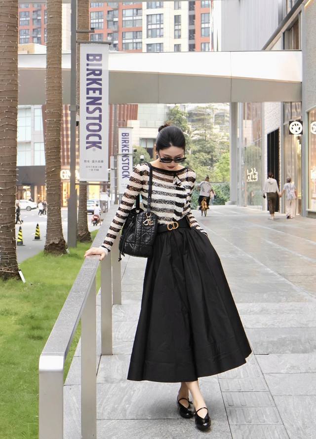 D Home 25 Early Autumn new striped knitted long sleeves with contrasting stripes