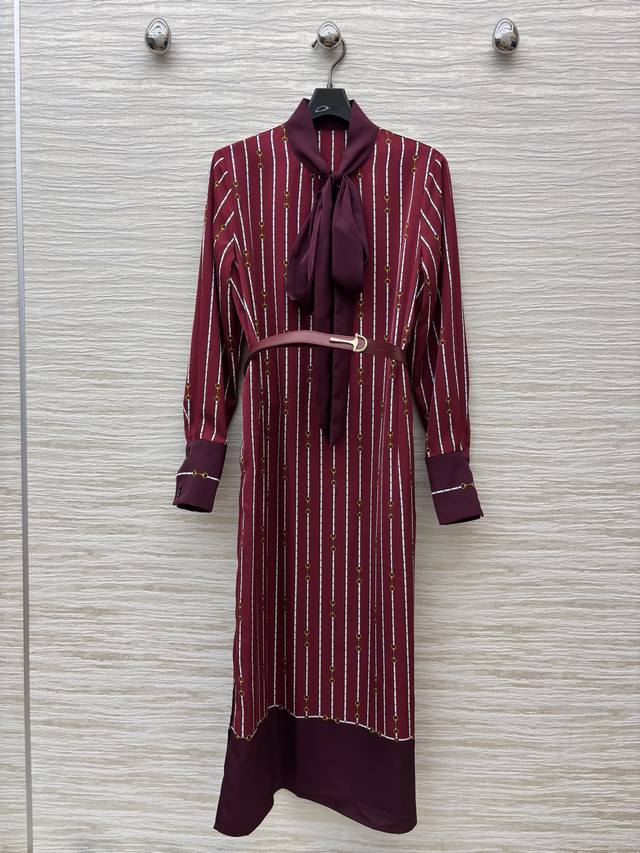 G Family 25 Autumn Long-sleeved Dress with Ribbon Belt. The wine red background