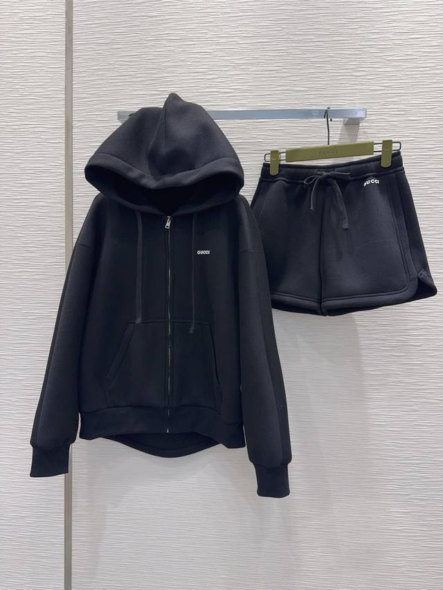 Gucc* 2025Fw suits are incredibly comfortable, so there's no reason to refuse th