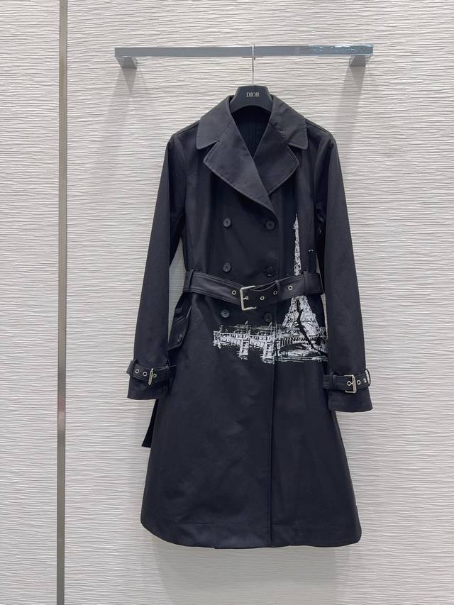 Christian Dio*'s new 2025Fw trench coat features a classic British-inspired desi