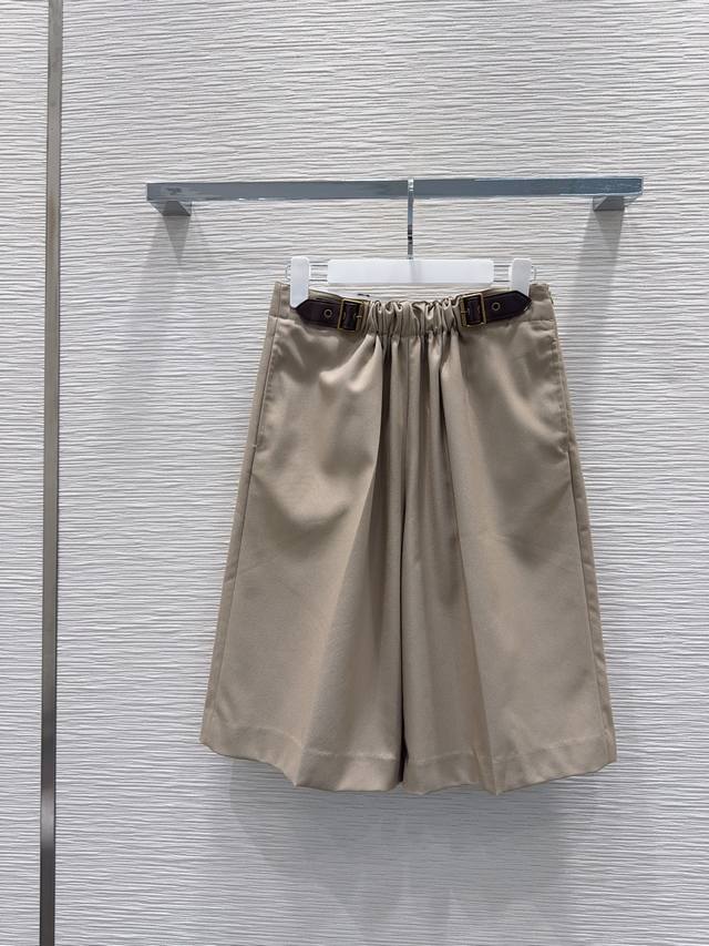 Loe W*E2025Fw new style suit is simple and elegant. The imported texture is very