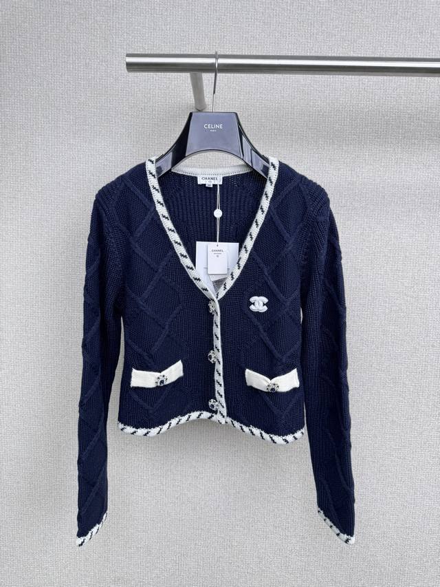 Chanel 2025 autumn and winter new diamond button diamond jacquard V-neck short k