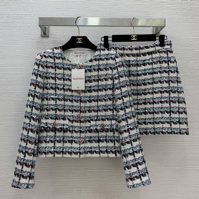 Valentin*O's new high-end custom wool blend, luxurious V-shaped jacquard lining,