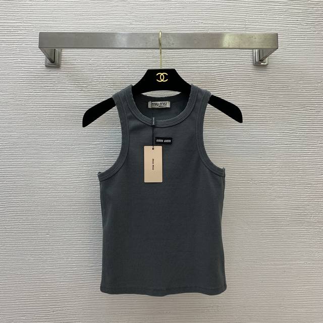 Miumi*Miumi's new style chest logo small logo hole hem design slim fit round nec