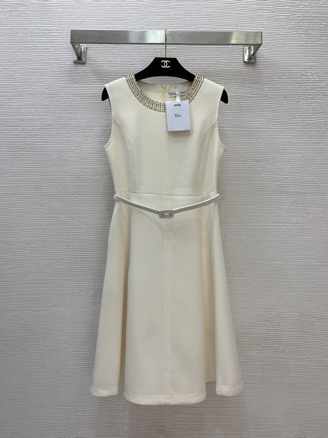 Dio* New high-end custom-made contrasting beaded neckline, slim-waisted A-line s