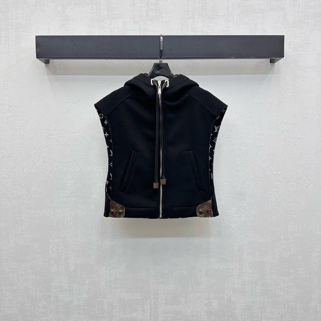 Louis Vuitto* 2025 New Arrivals: Custom-Made hooded wool waistcoat. Made of impo