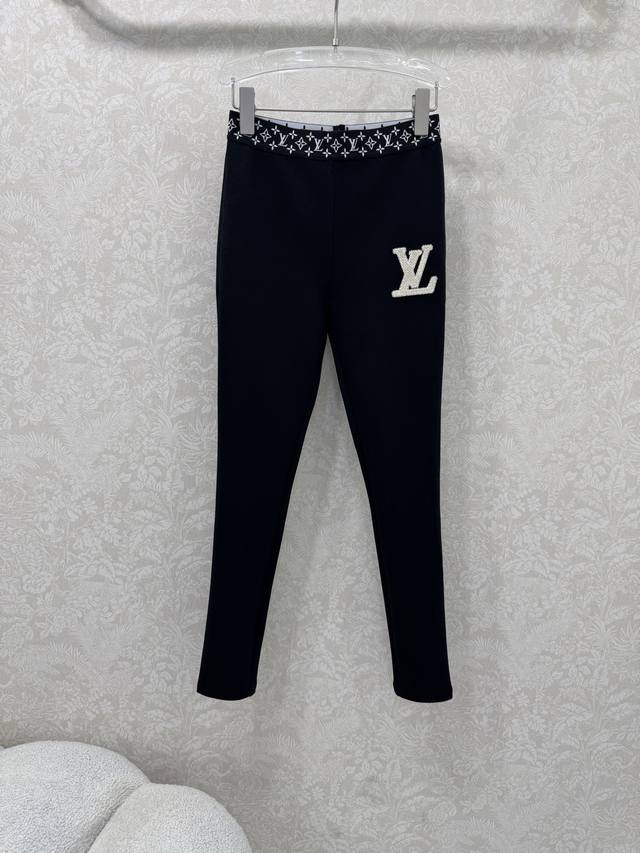 Louisvuitt*N25 new tight-fitting shark pants. Contrast-colored elastic webbing a