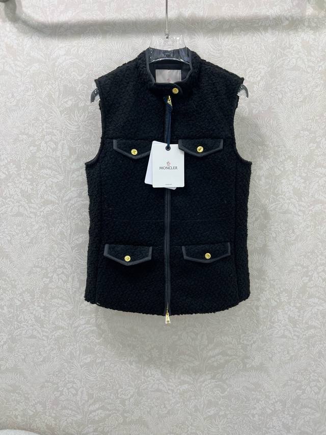 Monc*R 25's new stand-up collar teddy plush patchwork down vest! A winter must-h