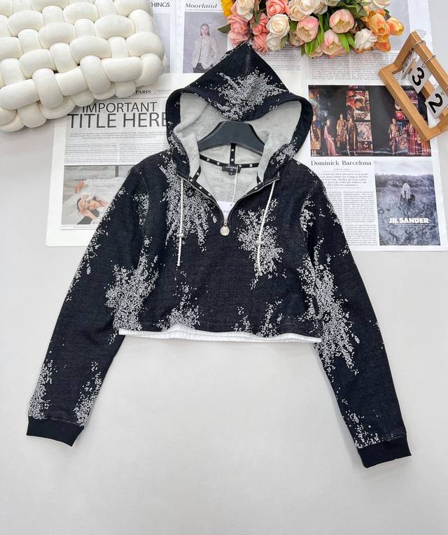 Chanel2025 new hooded printed sweatshirt skirt set, customized Yb original cotto