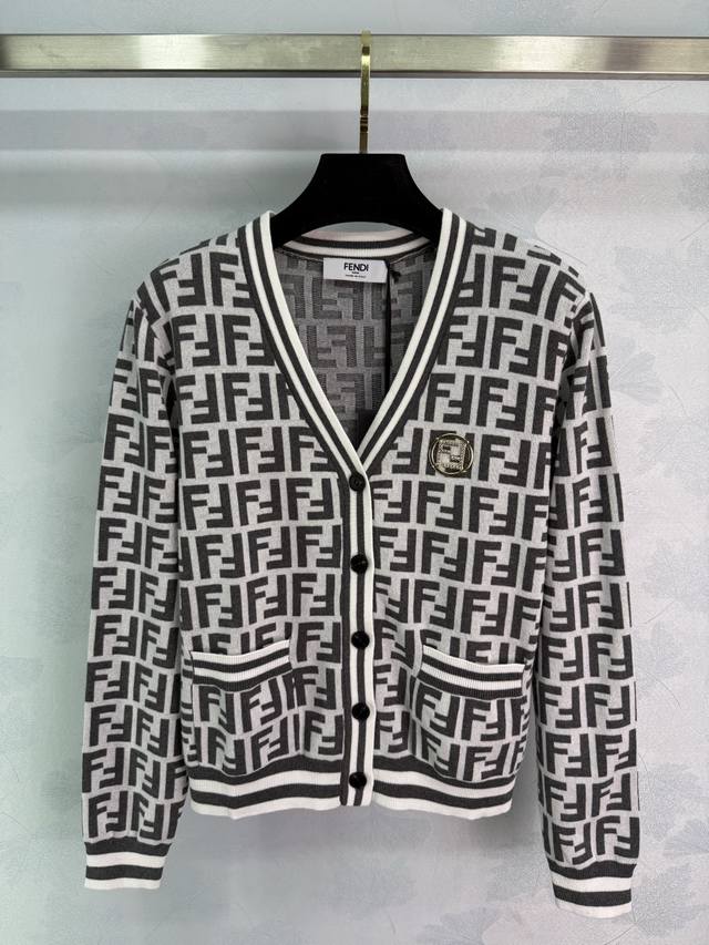Fend* 2025 Early Fall new model, a jacquard-knitted V-neck cardigan. Woven from