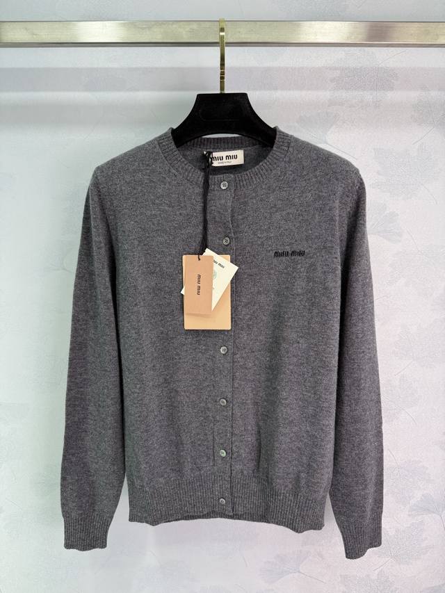 Miu*25 Early Fall New Knit Cardigan A Must-Have for Rich and Beautiful Women! Ve