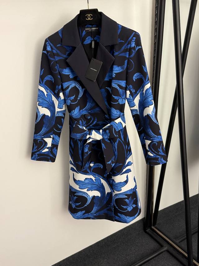 Style No. 20255924 Dg* New Retro Pattern Print Tie-Waist Tailor Collar Long-Sle