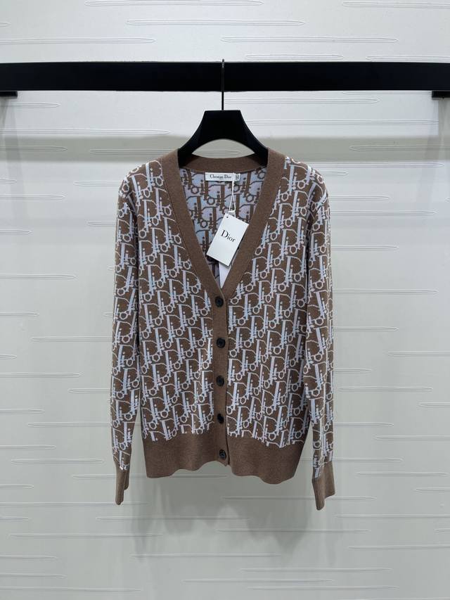 New, original, high-end quality, Dio* 2025 Early Fall Collection! V-neck jacqua