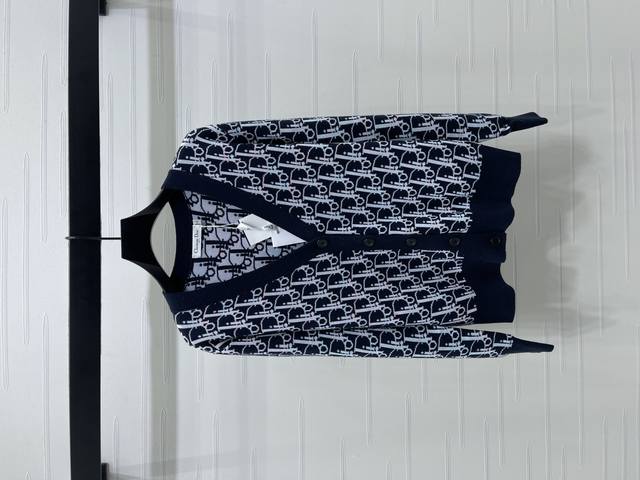 New, original, high-end quality, Dio* 2025 Early Fall Collection! V-neck jacqua