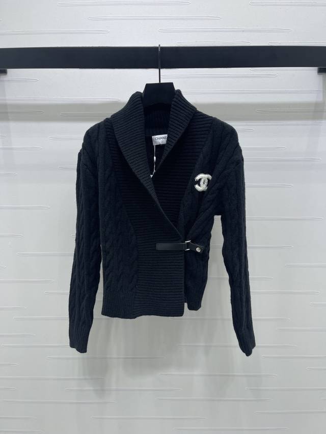 New, original, high-quality Chane* 2025 Early Fall Collection! Lapel, leather-b