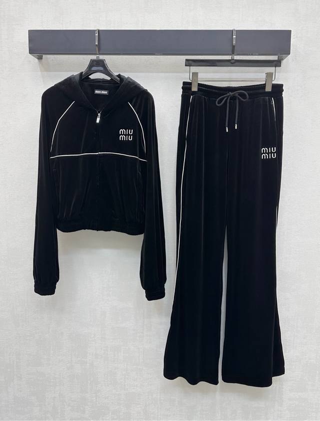 Miumi*2025 New Arrivals: Custom Velvet Jacket and Pants Set. Made from imported