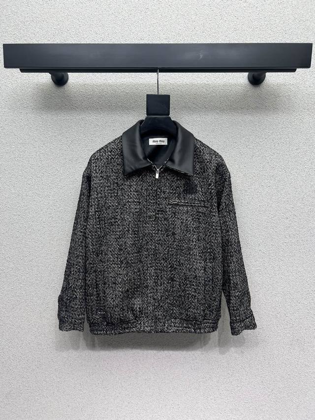 Miu's woolen tweed casual jacket with a leather collar is stylish, understated,