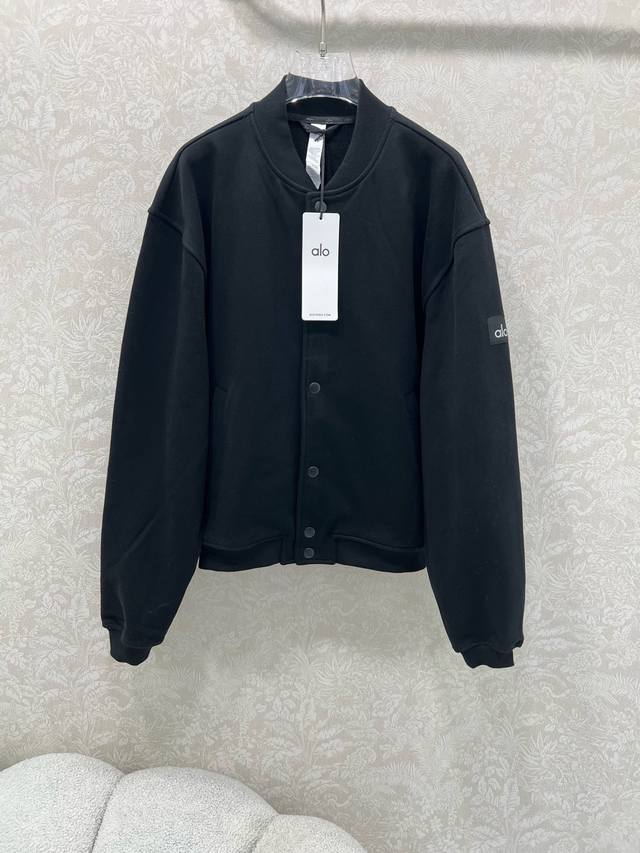 Alo*25's new baseball jacket features high-weight fabric with excellent stiffnes