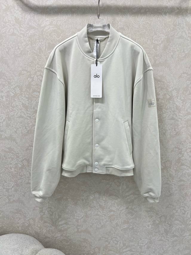 Alo*25's new baseball jacket features high-weight fabric with excellent stiffnes