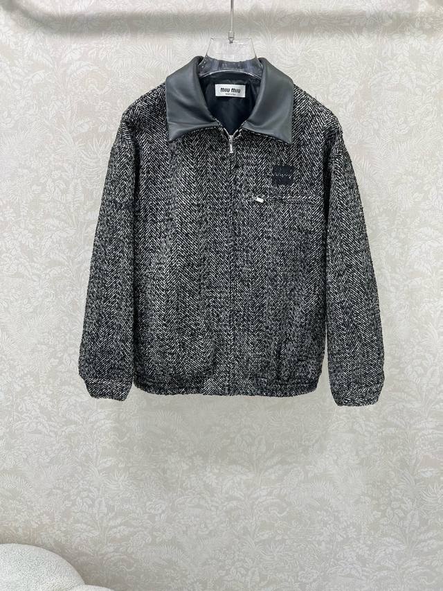 Miumi*25's new wool and leather lapel jacket is crisp and stylish, featuring cus