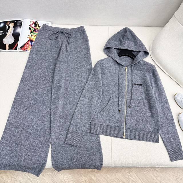 Miu Style Miu 25Ss latest autumn and winter wool casual suit, hooded jacket and