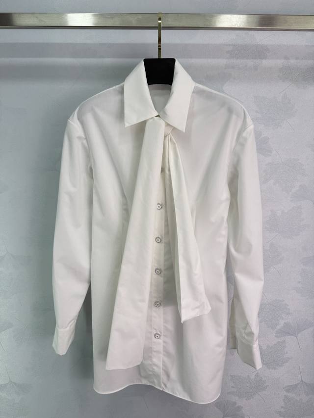 Ch*25 Early Fall Collection: French Chanel-inspired lapel and bow tie long-sleev