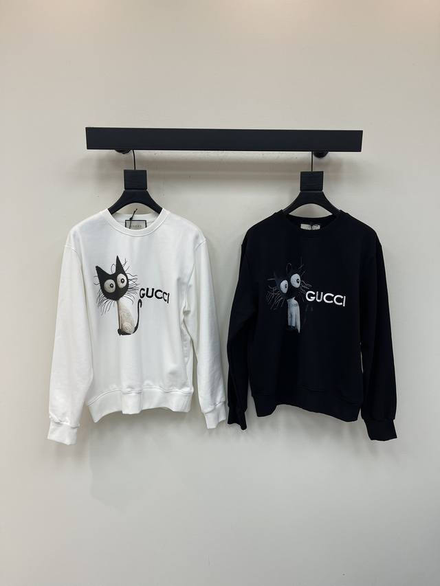 Gucc*25's new early fall cat-embroidered sweatshirt. Highlighted by black cat em