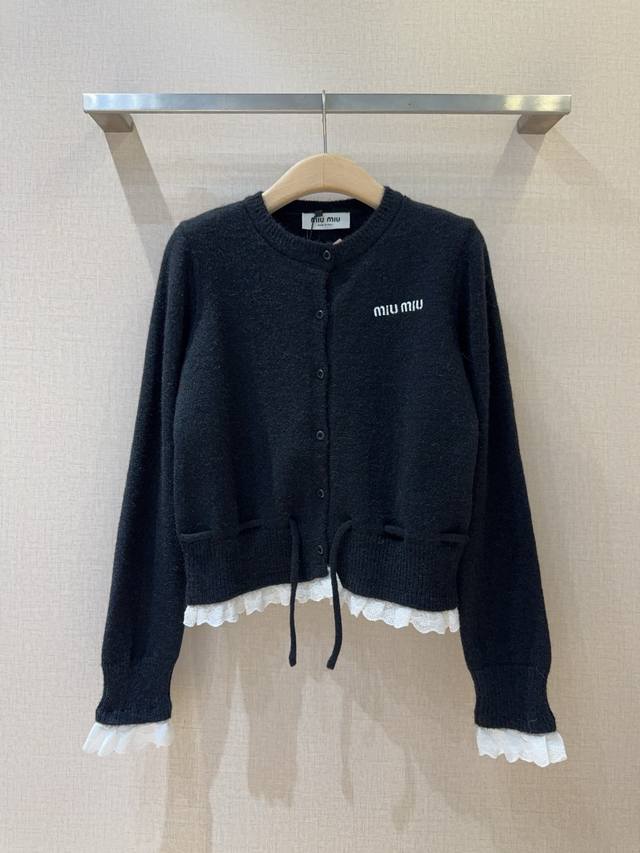 Miu Miu knit top new product recommendation ~ Round neck, single-breasted design