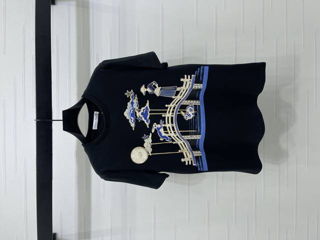New, original, high-end quality, Dio* 2025 Early Fall collection! Crew-neck pri