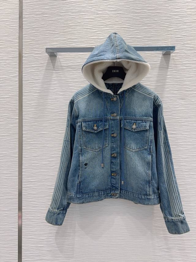 Christian Dio*'s new 2025Fw high-top jacket is available! This ultra-chic new de