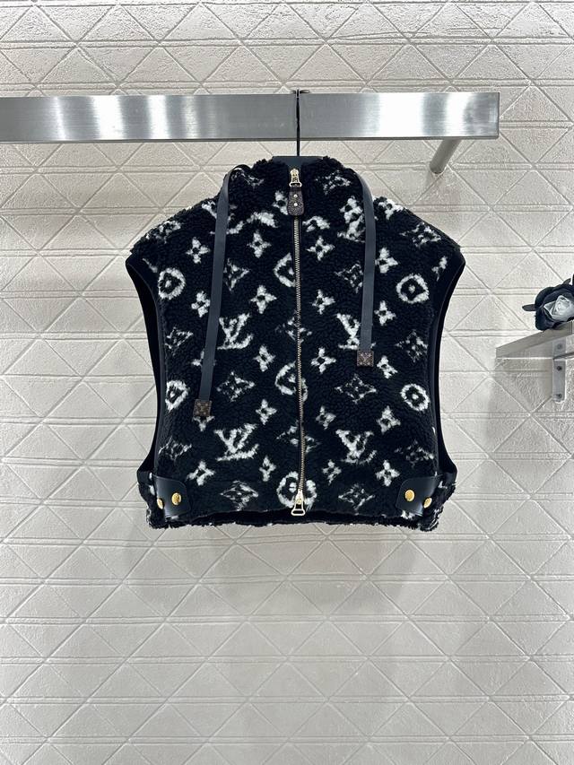 Louis Vuitto*2025 New Arrivals Hooded Teddy Plush Vest Made of custom Yb polar f