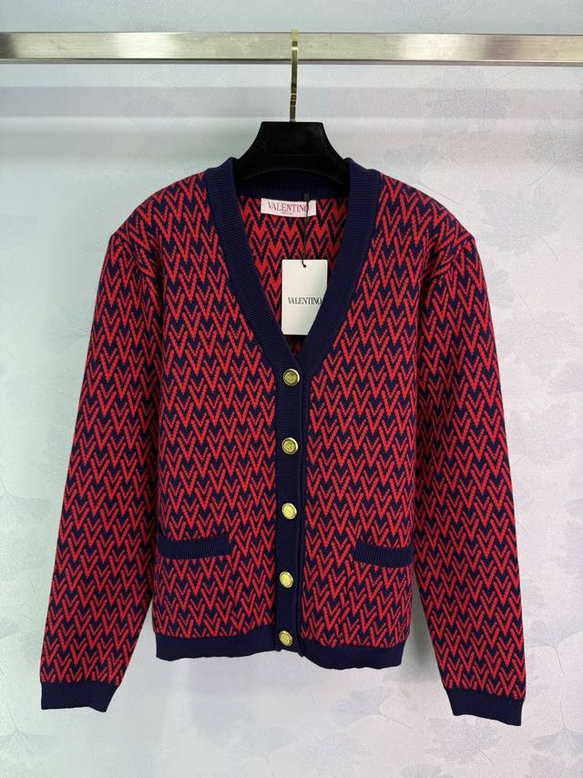 Va*25 New Fall/Winter V-neck knitted cardigan featuring a red and blue contrasti