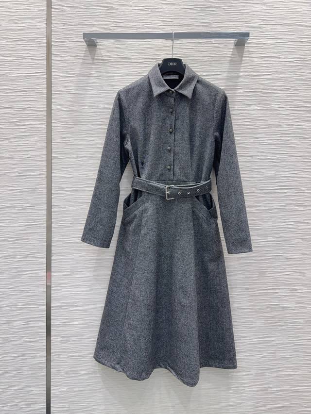 Christian Dio*'s new 2025Fw dress exudes a stylish, sophisticated feel. The fabr