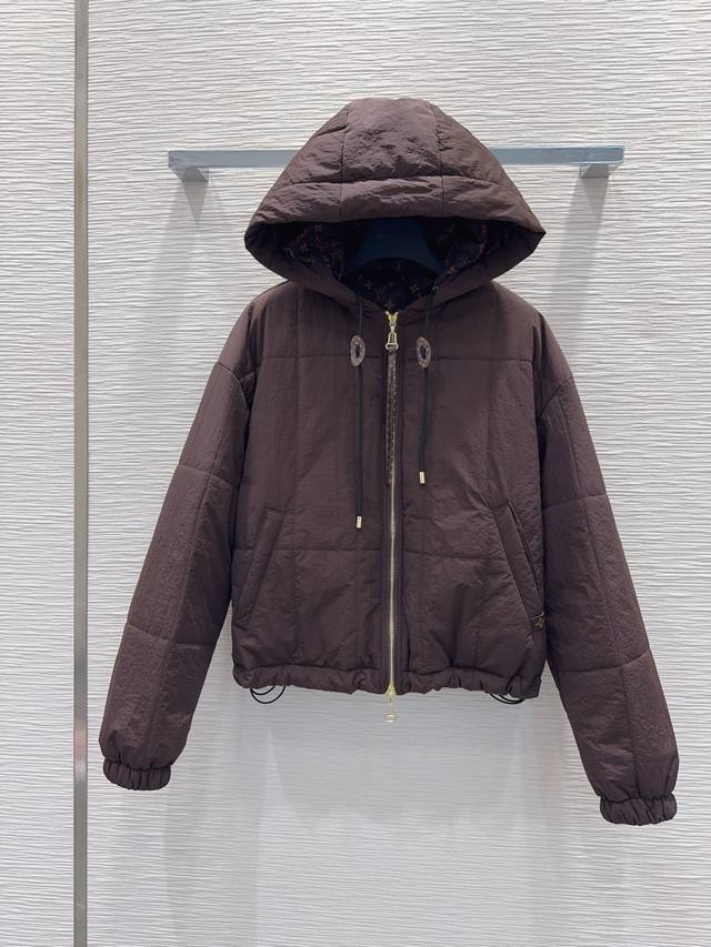 Louis Vuitto*2025Fw new quilted jacket, a must-have for fashionistas. This versa