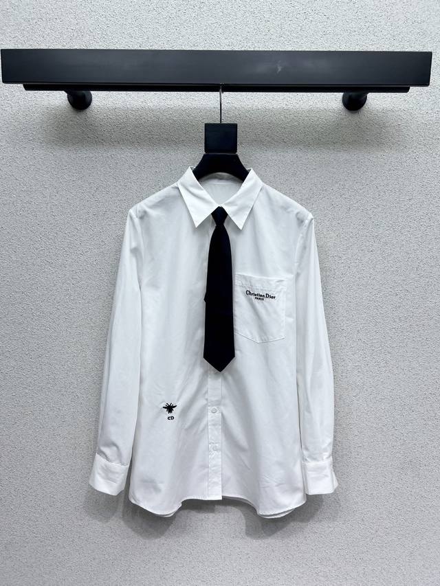 D's Little Bee Pocket Letter Shirt with Tie is made of smooth fabric! Classic an