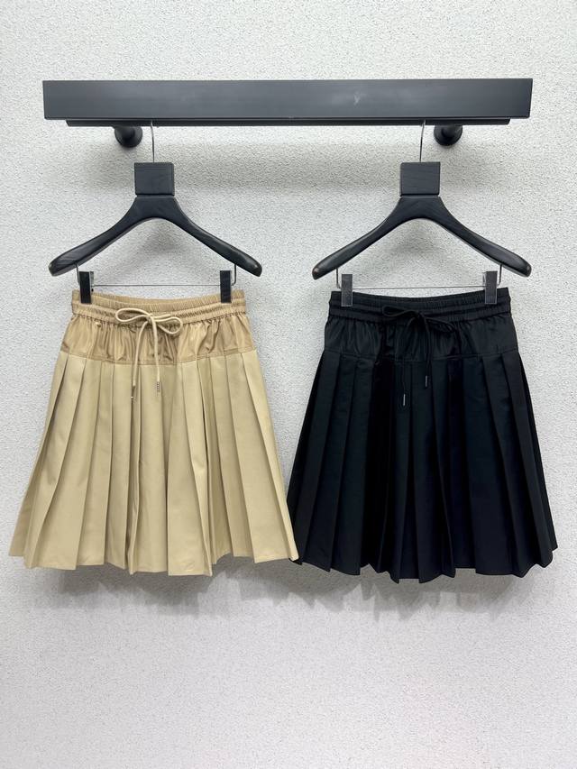 This Monk's pleated skirt is a classic, age-defying piece with a delicate, soft