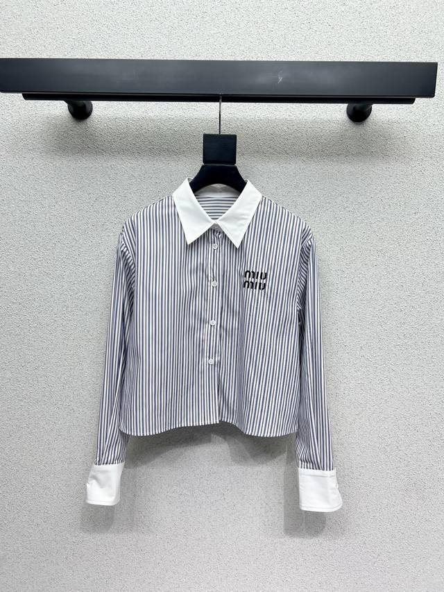 Miu's striped shirt is comfortable, stylish, and elegant. It's a perfect everyd