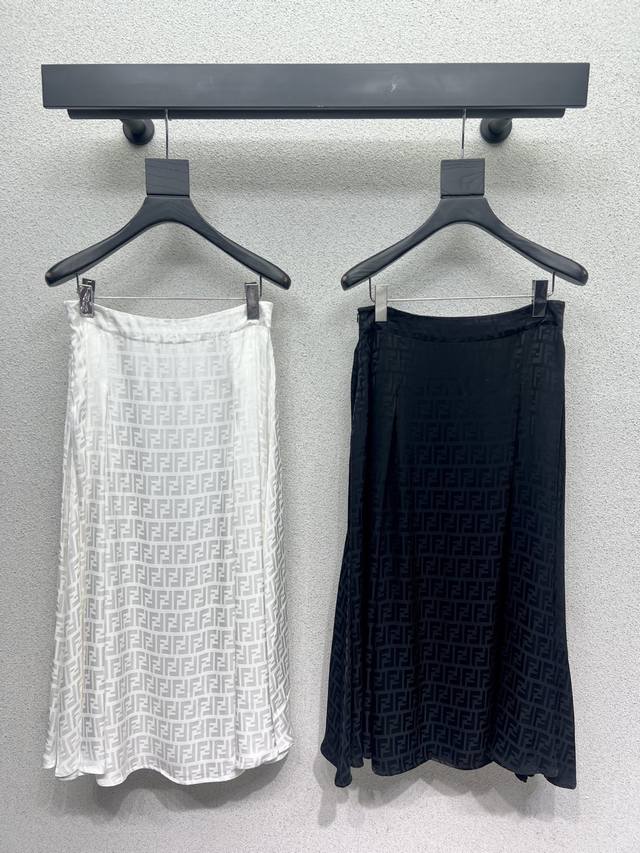 Fd's Ff shirt and skirt are available separately! A classic, age-defying piece w