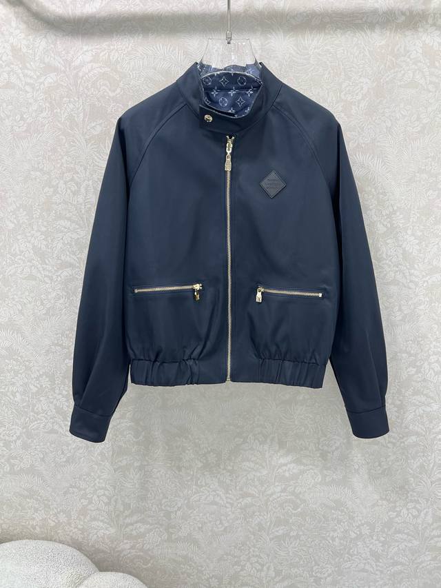 Louis Vuitto*25 new double-sided monogram print jacket. One side is a low-key na