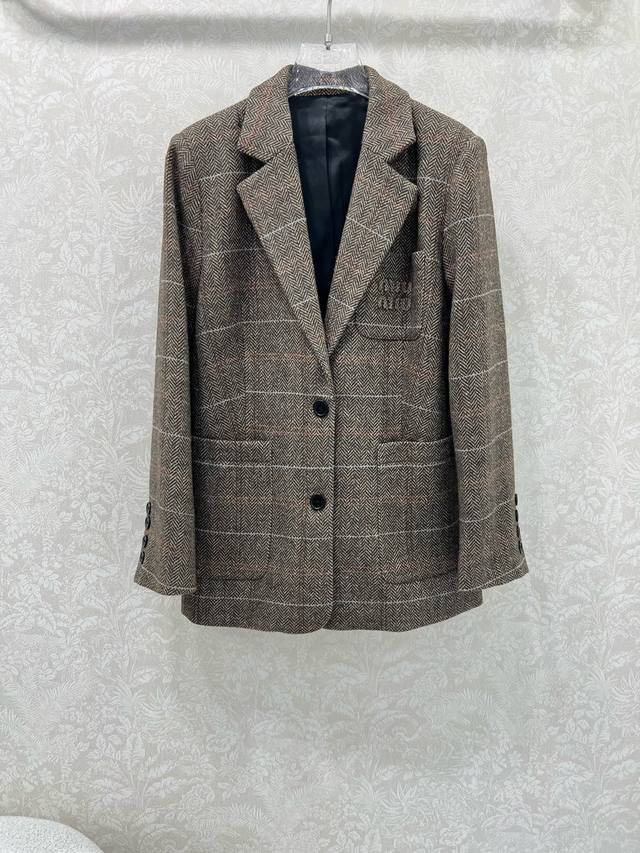 Mium* 25 new wool blazer in the ultra-popular Maillard colorway, a vintage-inspi